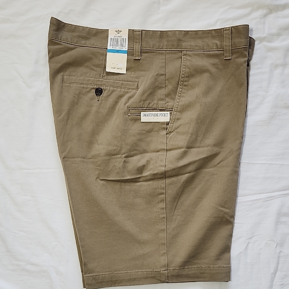 Dockers Men's Tan Shorts with Smartphone Pocket